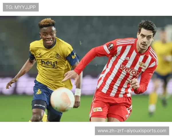 足球比赛中的双线作战与策略应对